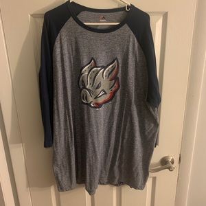 Mens distressed Ironpigs size 2X 3/4 sleeve shirt